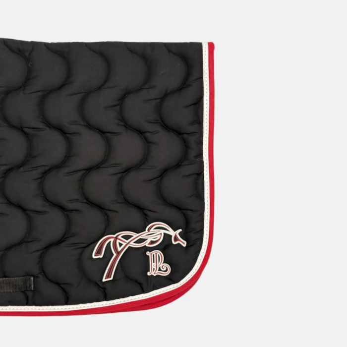 Pénélope Store – Tapis De Cso Point Sellier Classique Noir / Rouge – Image 2